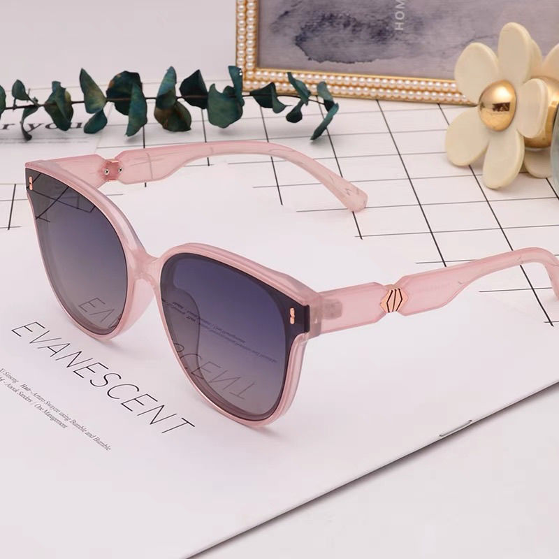 Sunglasses with the Box, S26 34
