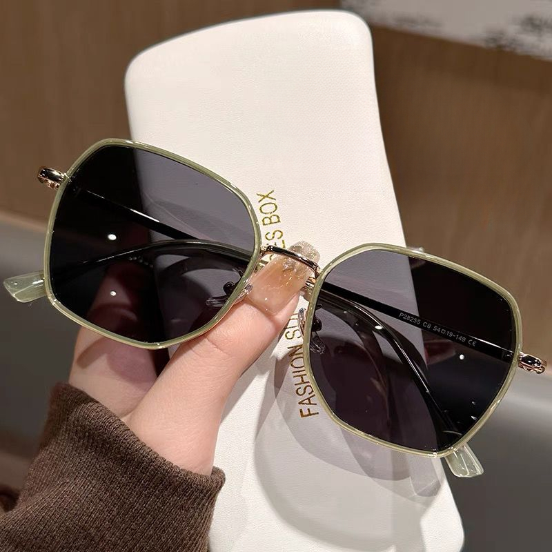 Sunglasses with the Box, S24 27 28 29 30 31 32 33