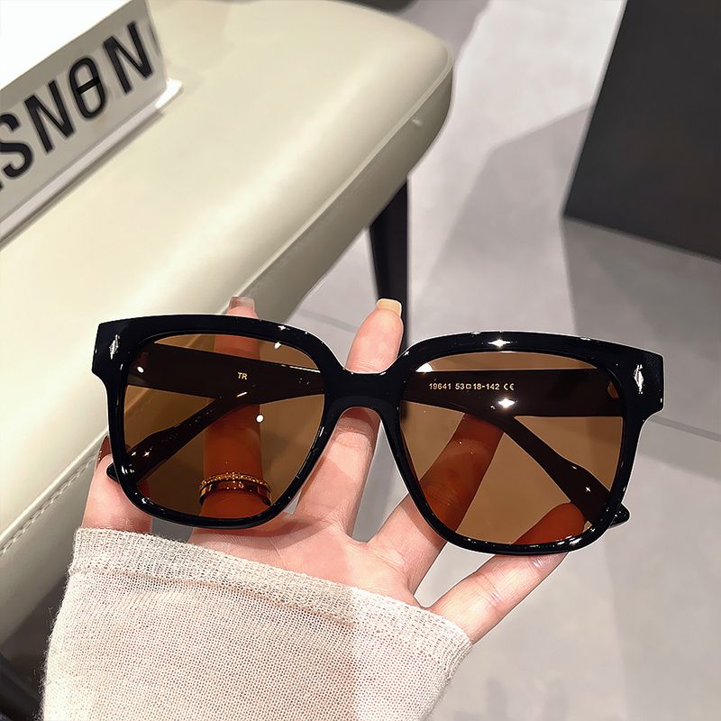 Sunglasses with the Box, S23 18 19