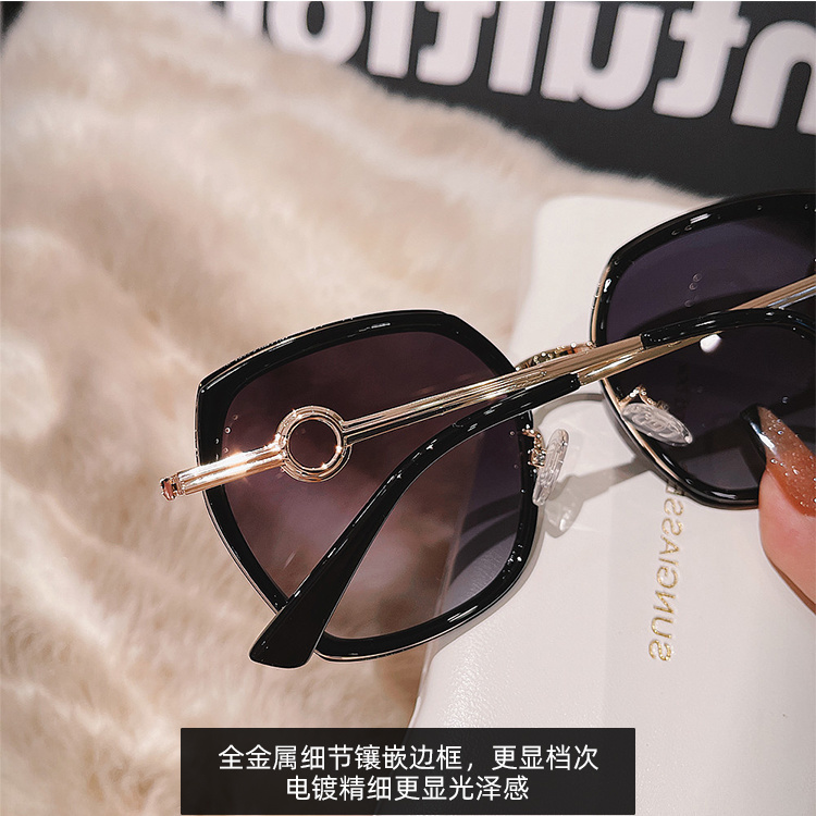 Sunglasses with the Box, S26 24 25 26